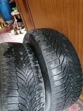 Гуми Зимни 235/55R17, снимка 1 - Гуми и джанти - 47004020