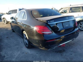 Mercedes-Benz E 300 * BURMESTER* KEYLESS* ПАНОРАМА* КОЖА* ПОДГРЕВ* , снимка 4
