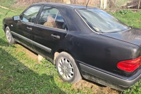 Mercedes-Benz E 220, снимка 2