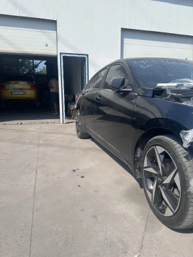 ������ Hyundai Elantra