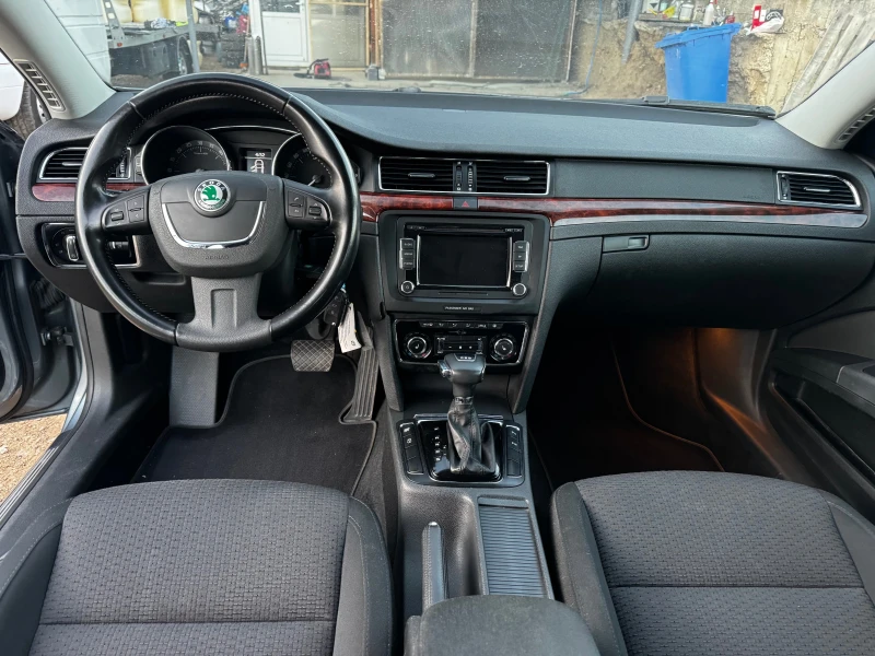 Skoda Superb 2.0TDI-170* AUTOMAT* BI XENON* NOV VNOS* , снимка 13 - Автомобили и джипове - 48732850