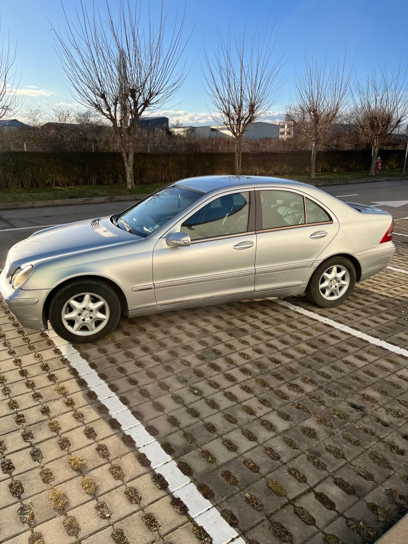 Mercedes-Benz C 220 W203 2.2 CDI- 143к.c. Elegance, снимка 3 - Автомобили и джипове - 49421989