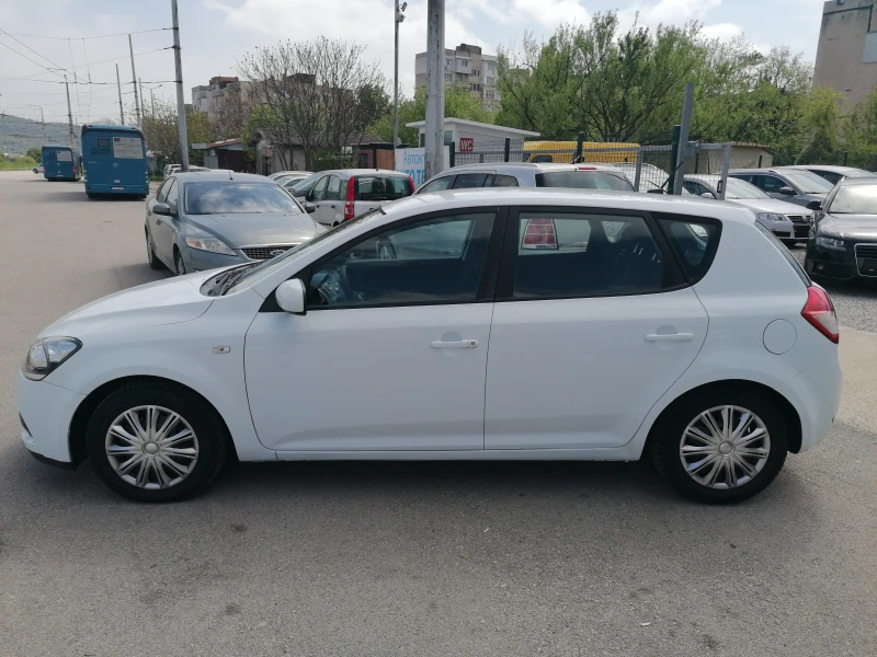 Kia Ceed 1.6 CRDI 6sk , снимка 6 - Автомобили и джипове - 51353107