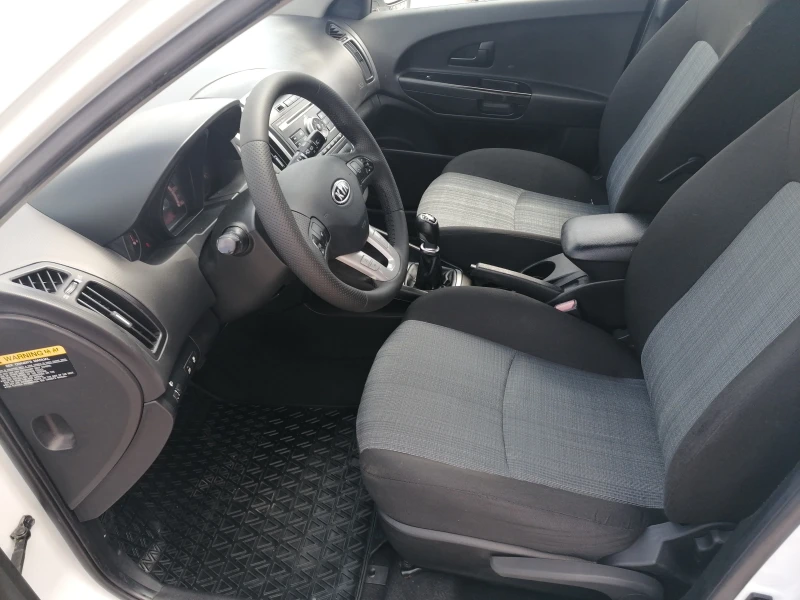 Kia Ceed 1.6 CRDI 6sk , снимка 9 - Автомобили и джипове - 51353107