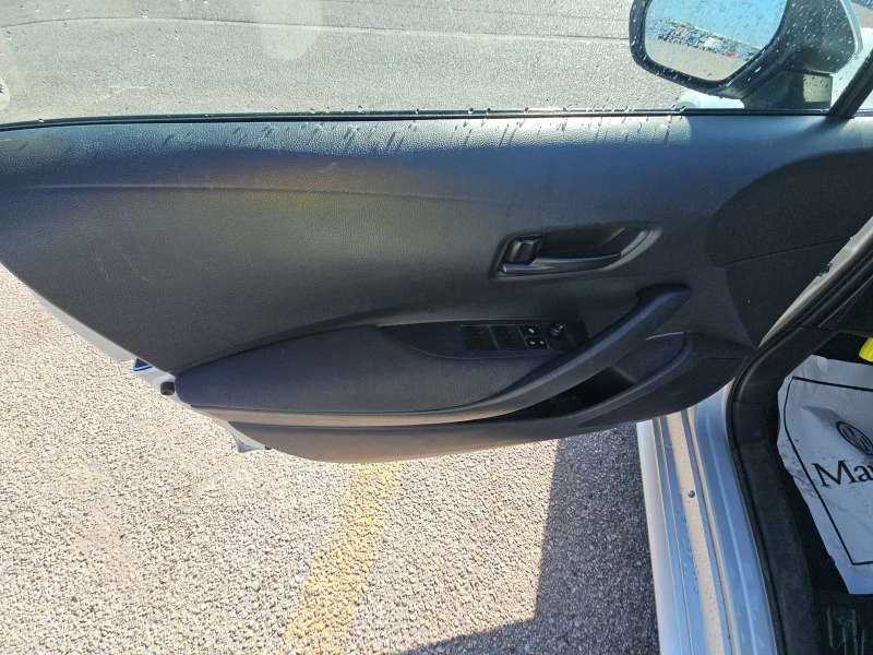 Toyota Corolla LE , снимка 11 - Автомобили и джипове - 52912040