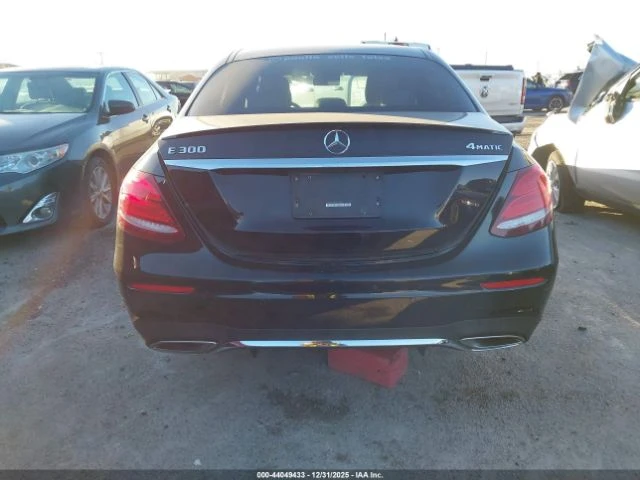 Mercedes-Benz E 300 * BURMESTER* KEYLESS* ПАНОРАМА* КОЖА* ПОДГРЕВ* , снимка 9 - Автомобили и джипове - 53972081