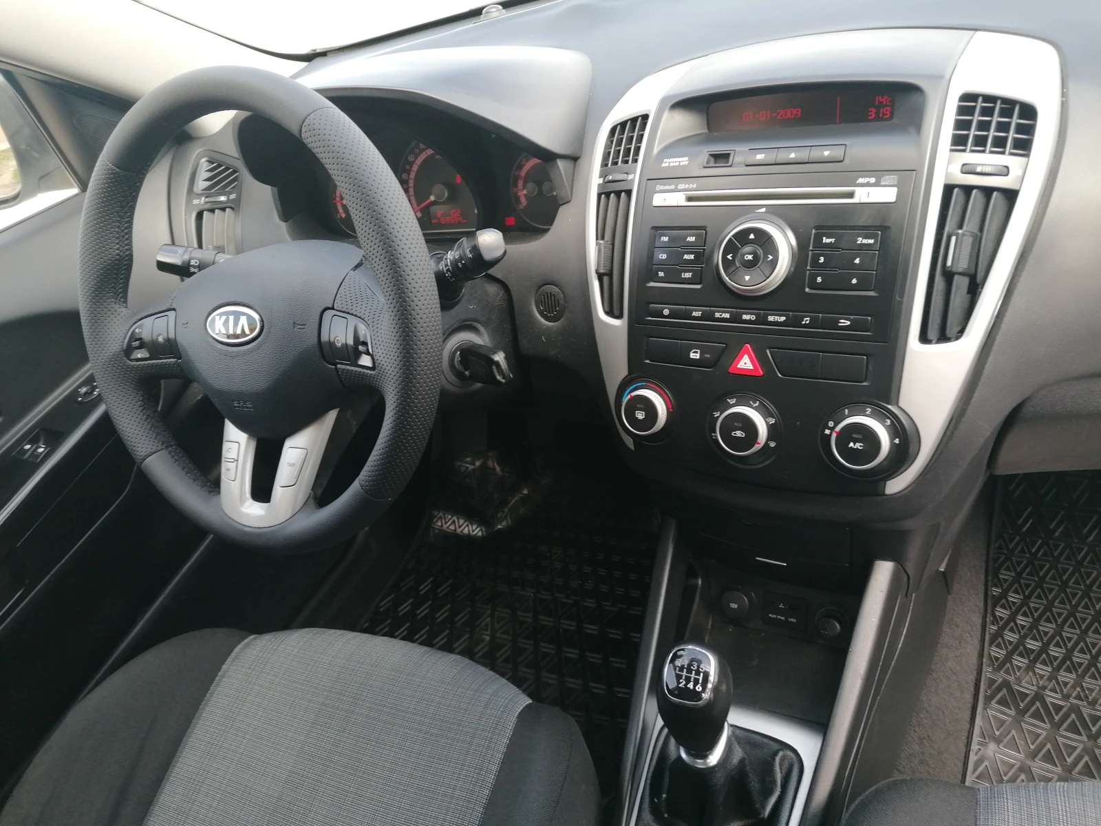 Kia Ceed 1.6 CRDI 6sk  | Mobile.bg   12