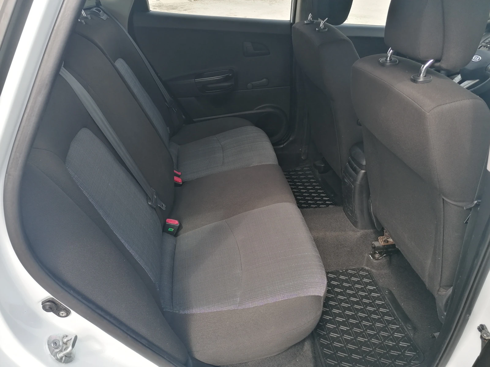 Kia Ceed 1.6 CRDI 6sk  | Mobile.bg   14