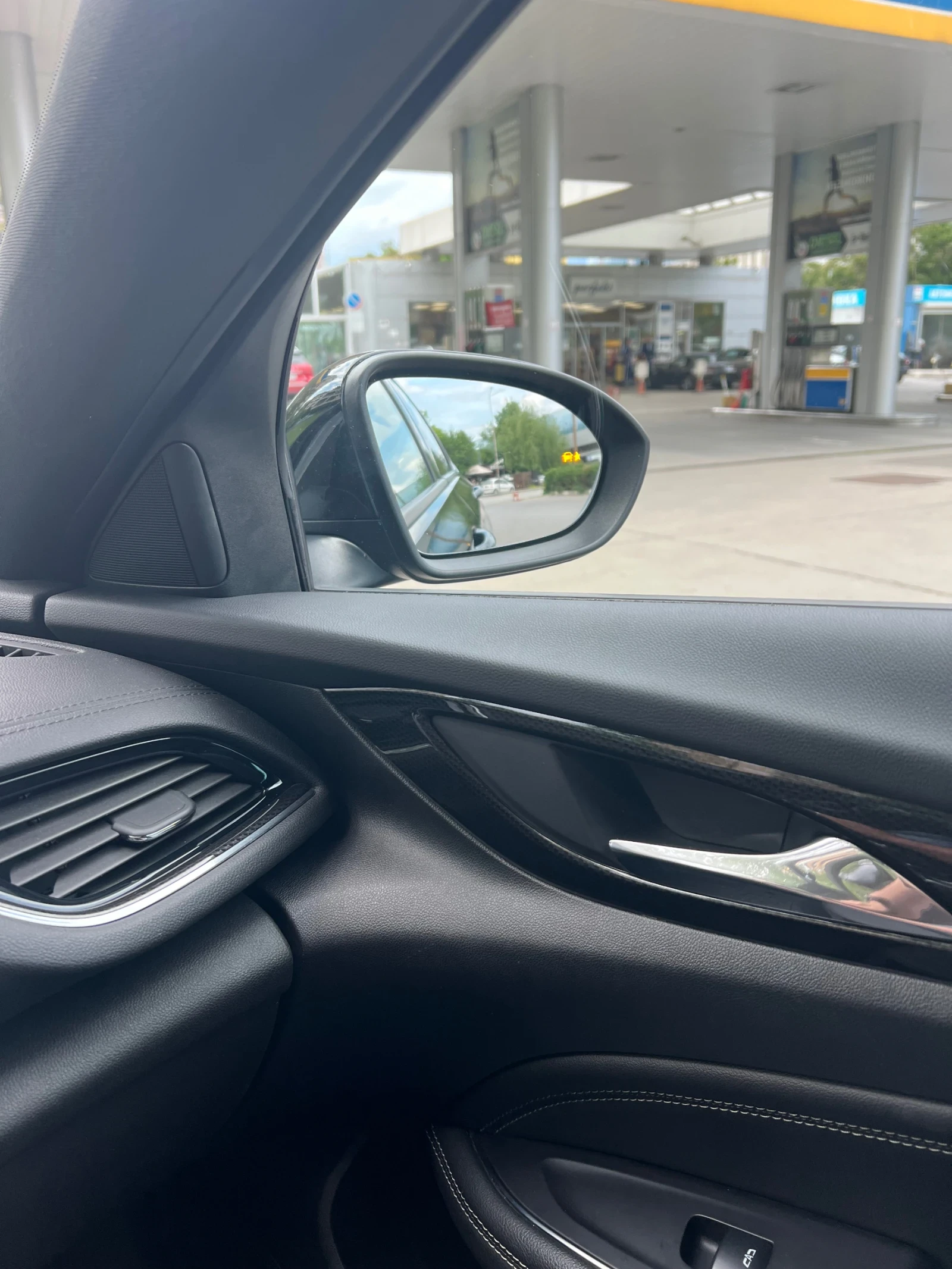 Opel Insignia 2.0D 8EAT - изображение 9