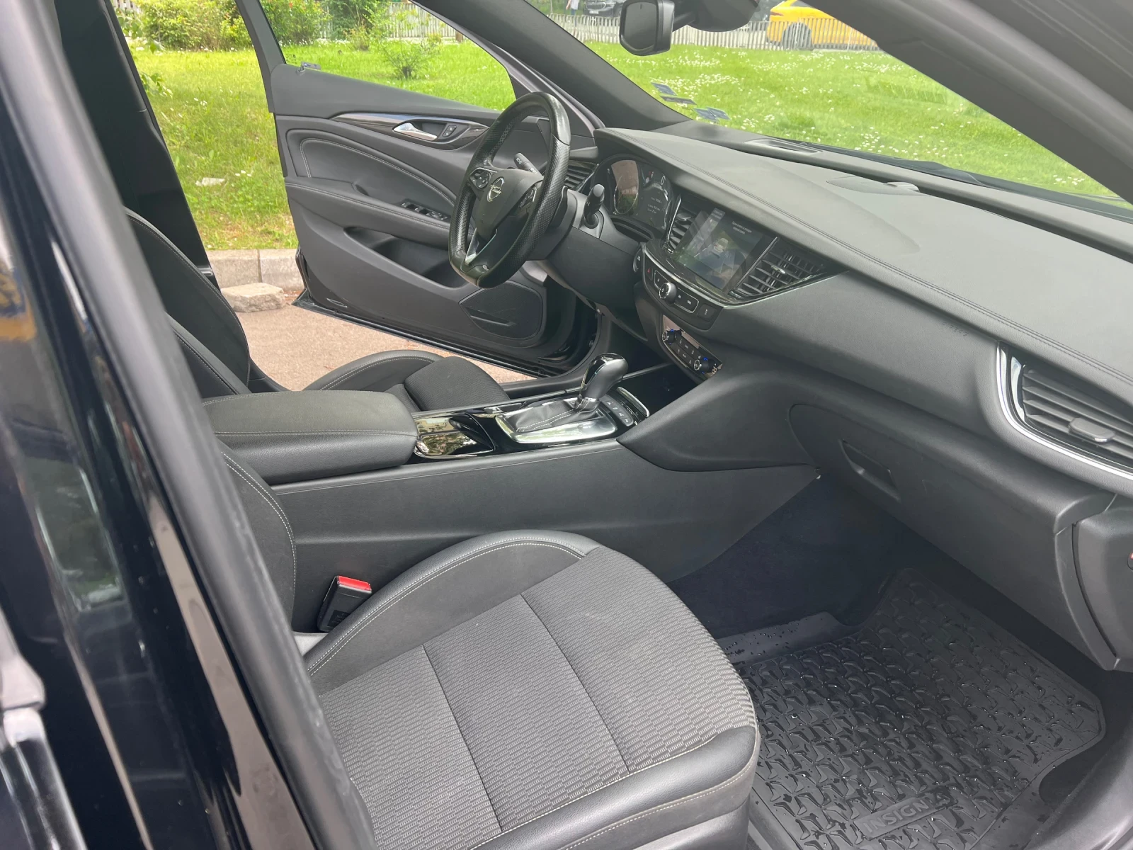 Opel Insignia 2.0D 8EAT - изображение 7