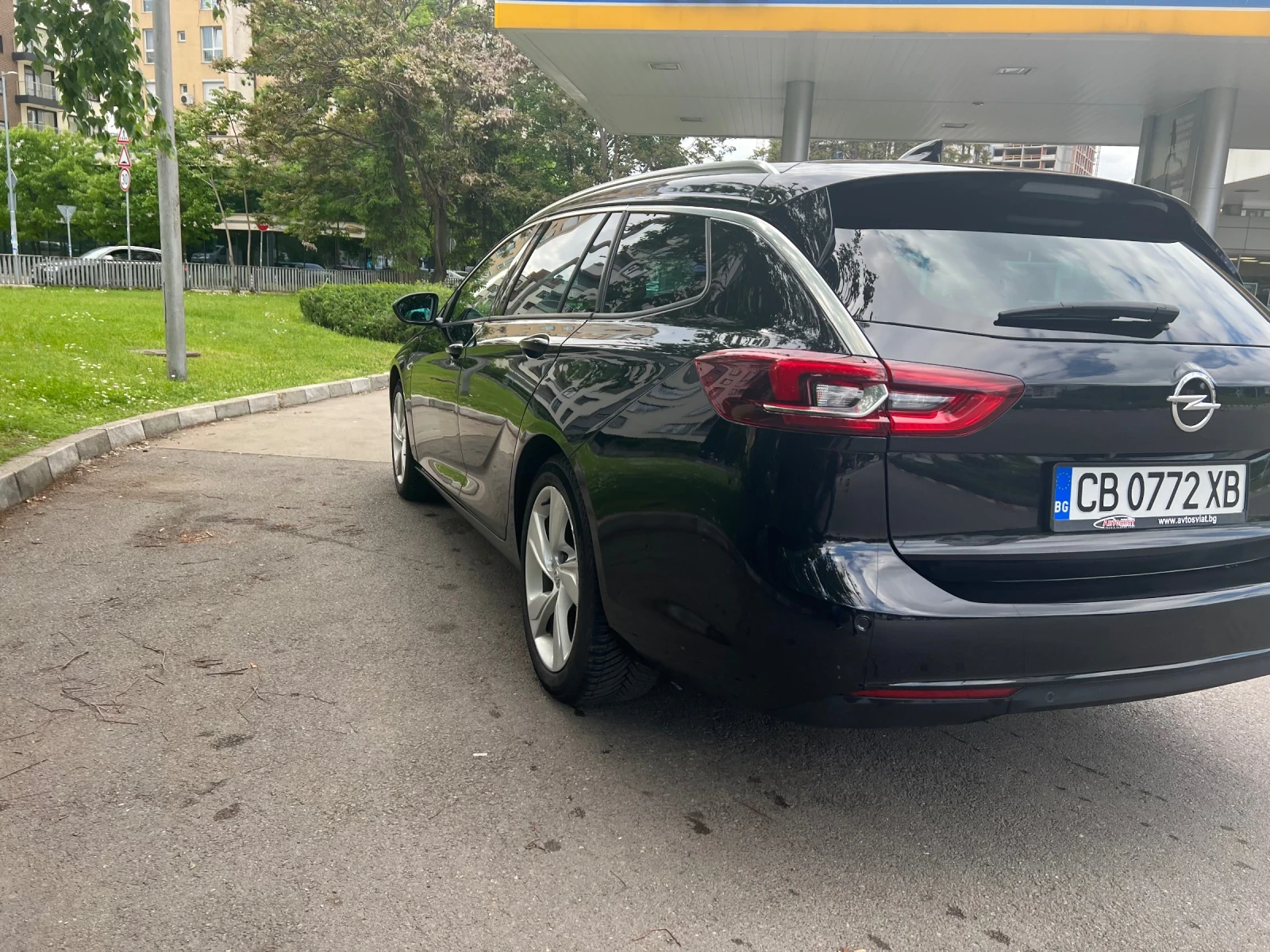 Opel Insignia 2.0D 8EAT - изображение 4