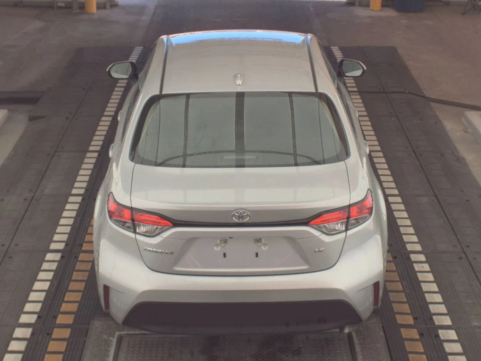 Toyota Corolla LE  - изображение 5