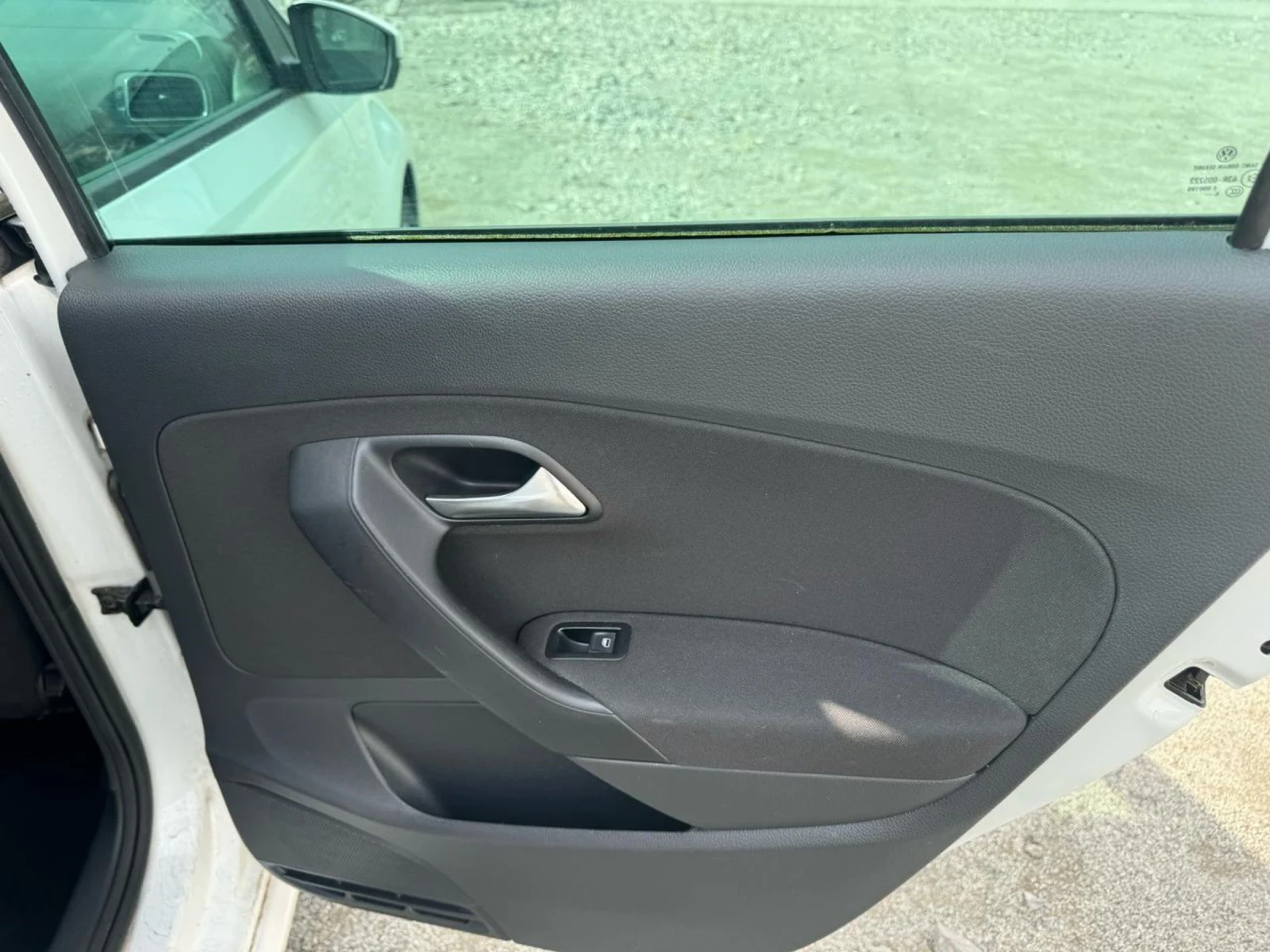 VW Polo 1.0 ALLSTAR, снимка 15 - Автомобили и джипове - 54796927
