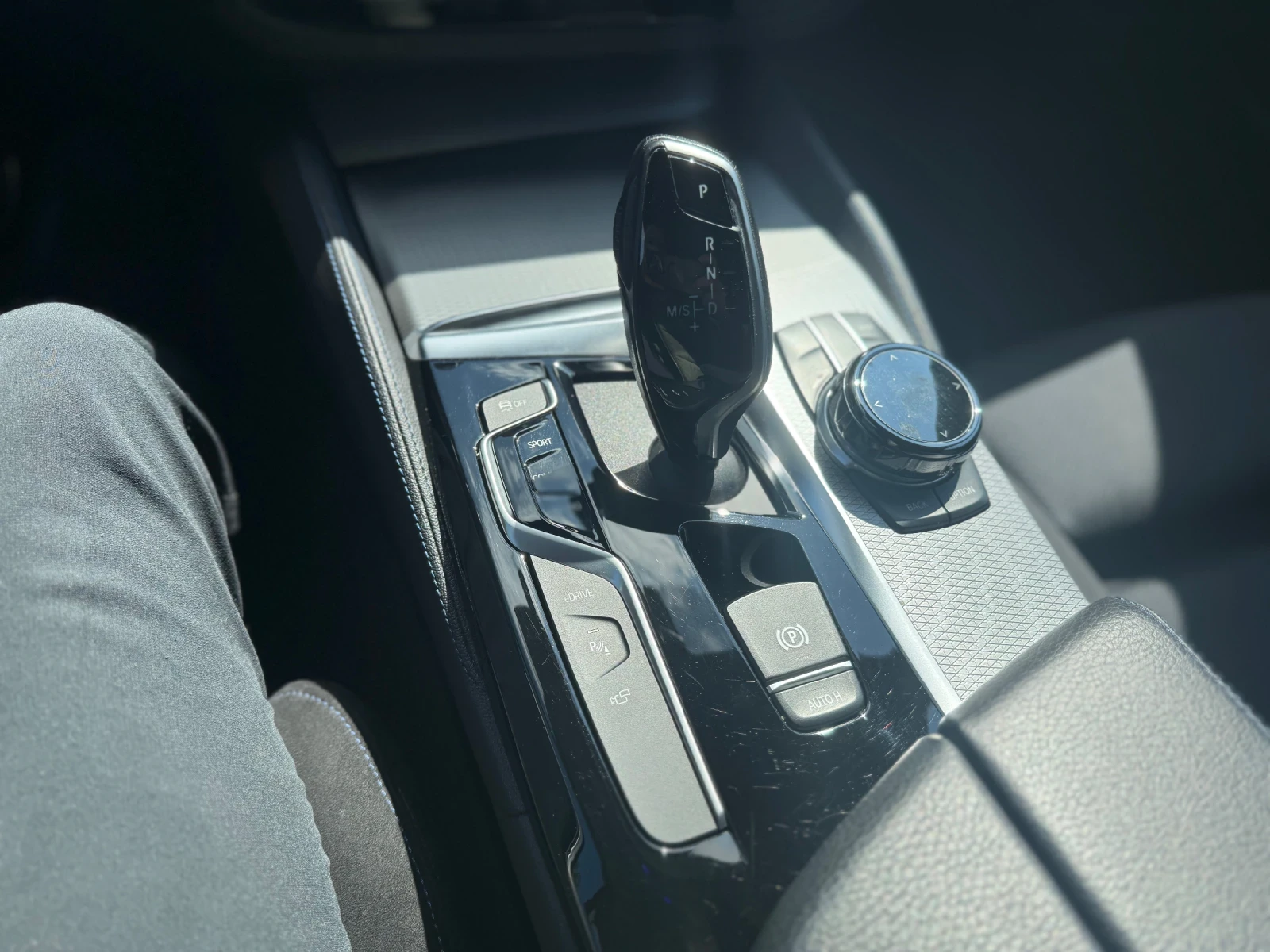 BMW 530E, снимка 11 - Автомобили и джипове - 54151033