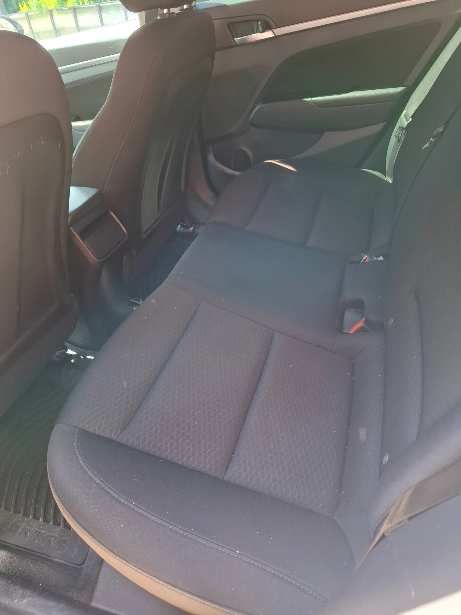 Hyundai Elantra, снимка 7 - Автомобили и джипове - 54438495