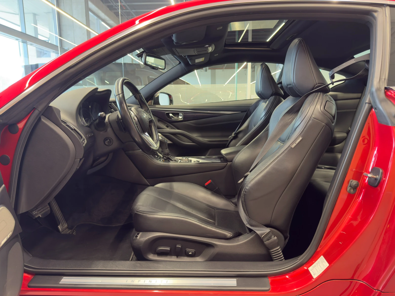 Infiniti Q60 S, снимка 15 - Автомобили и джипове - 55024171