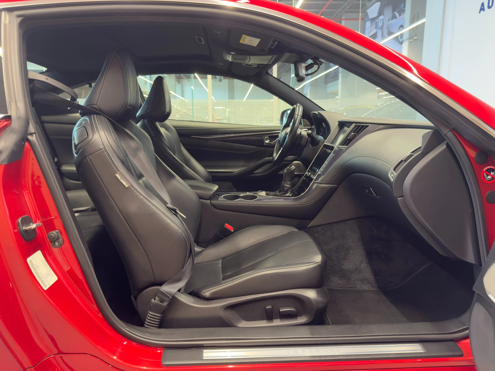 Infiniti Q60 S, снимка 16 - Автомобили и джипове - 55024171