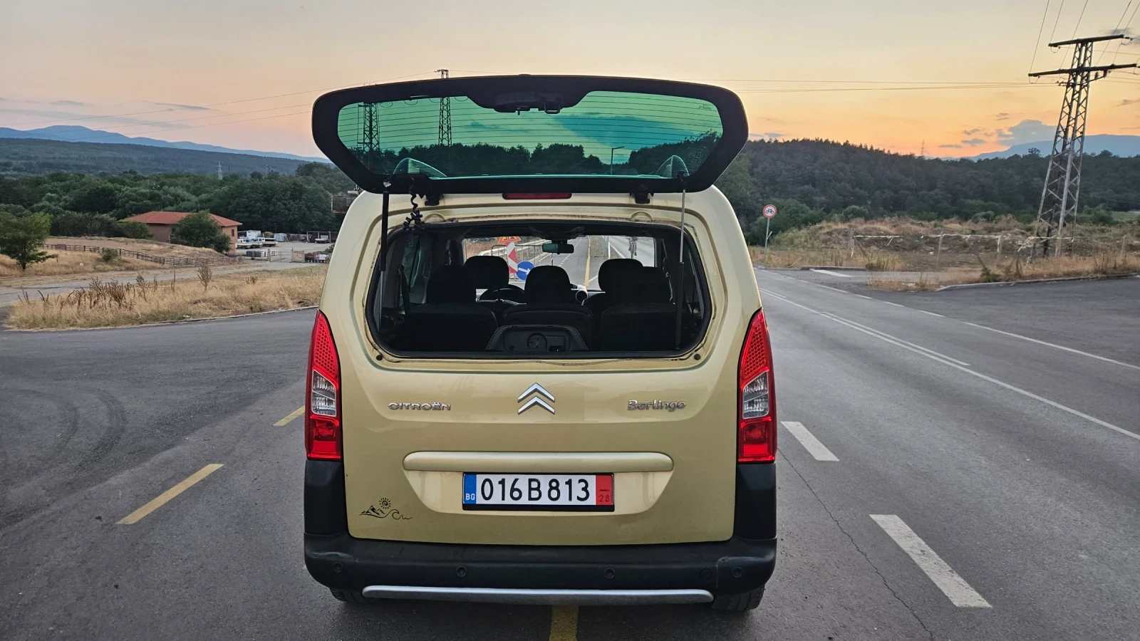 Citroen Berlingo 1.6HDI, снимка 14 - Автомобили и джипове - 55718573