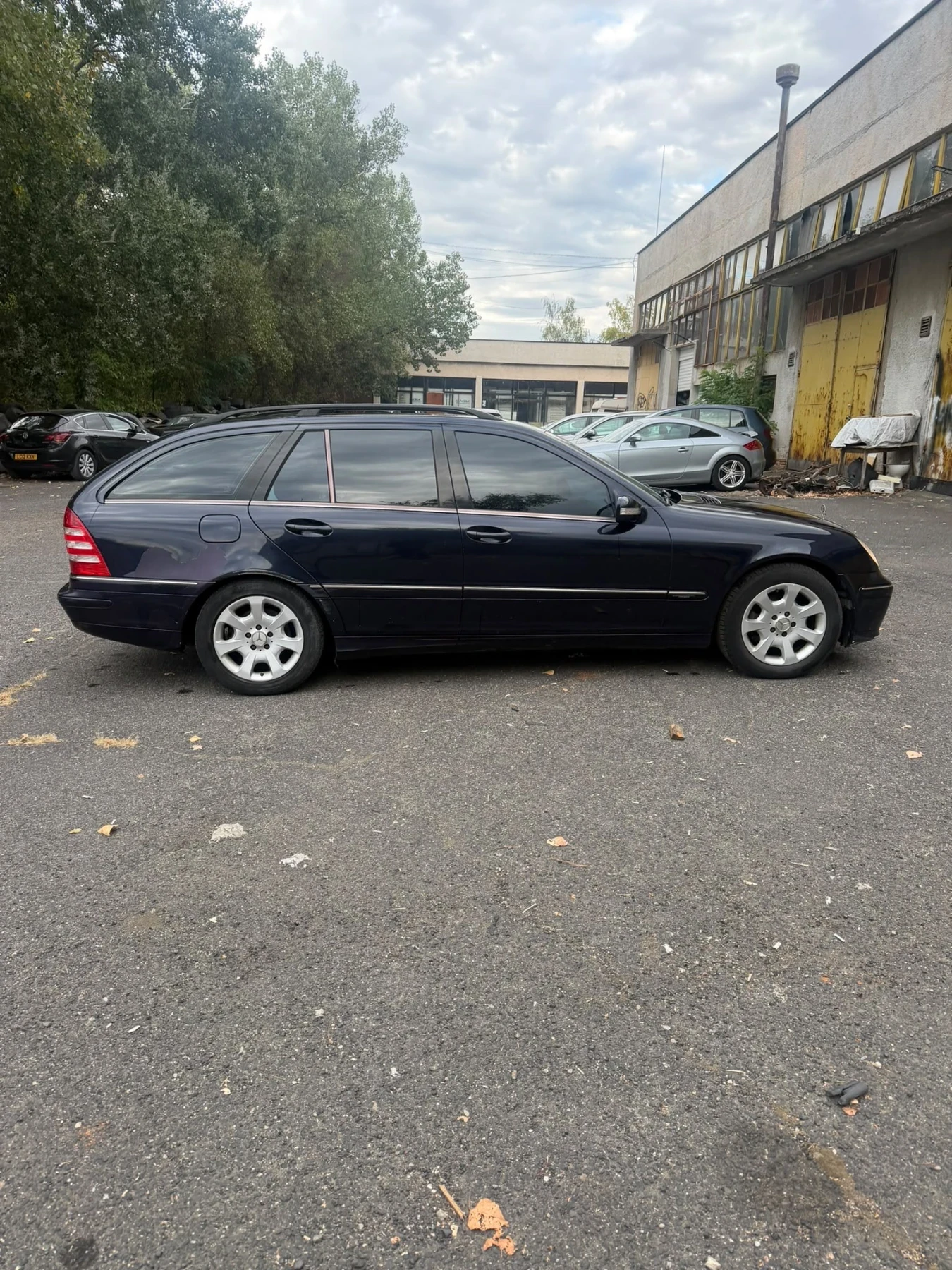 Mercedes-Benz 220 2.2D, снимка 14 - Автомобили и джипове - 56185561