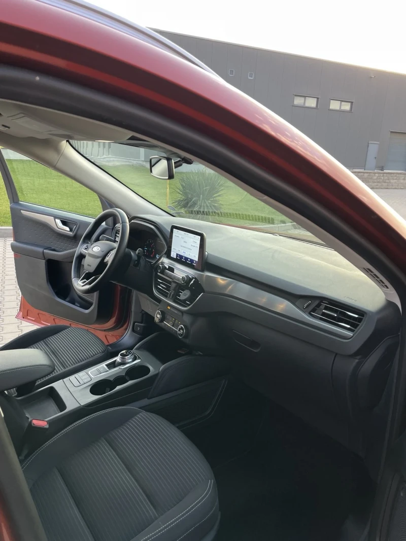 Ford Kuga 1.5 TDCI СПЕШНО , снимка 11 - Автомобили и джипове - 52498325