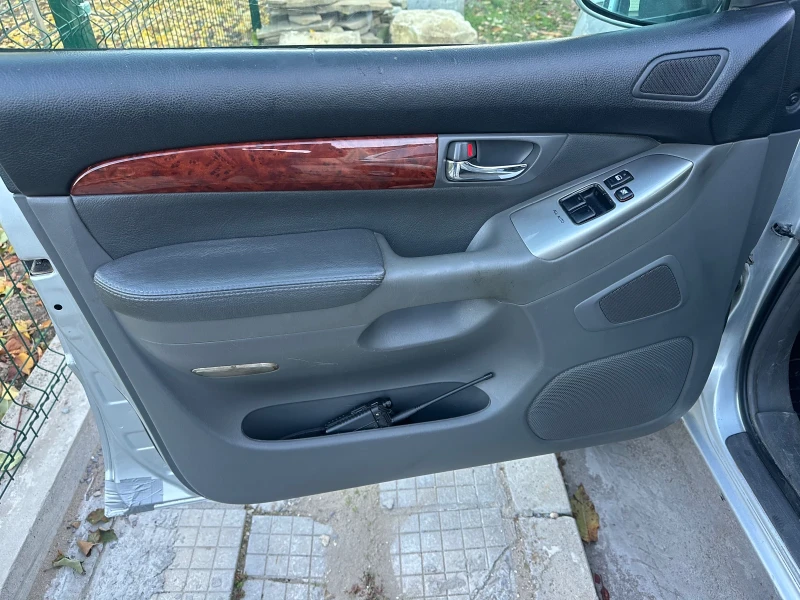 Toyota Land cruiser 3.0 D4D-163 k.s. TOP, снимка 8 - Автомобили и джипове - 52283822