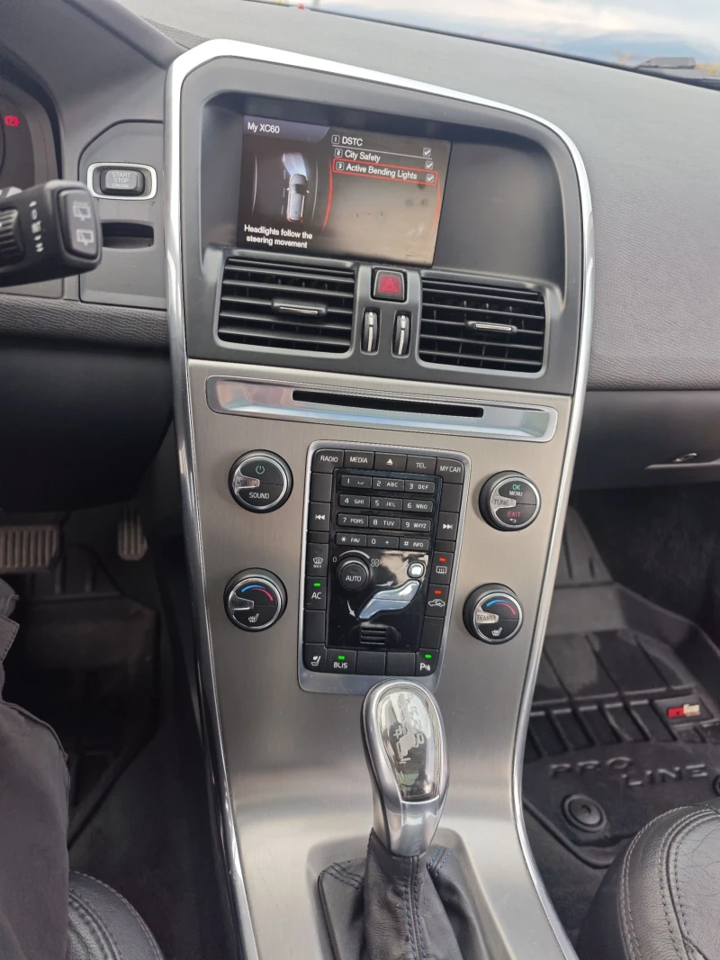 Volvo XC60 T6 304 к.с, снимка 8 - Автомобили и джипове - 52905211