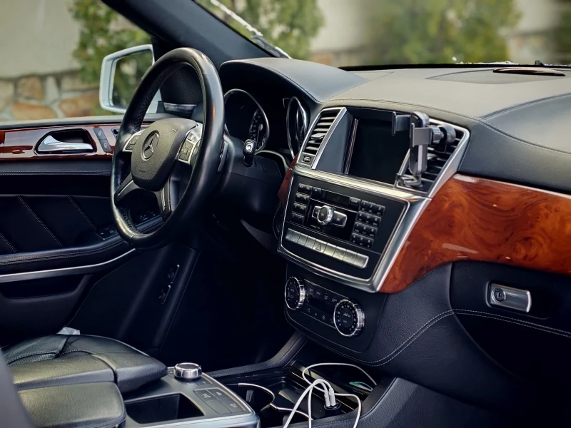 Mercedes-Benz GL 550 5.5I V8 BI-TURBO(435)* AMG-LINE* , снимка 13 - Автомобили и джипове - 53143053