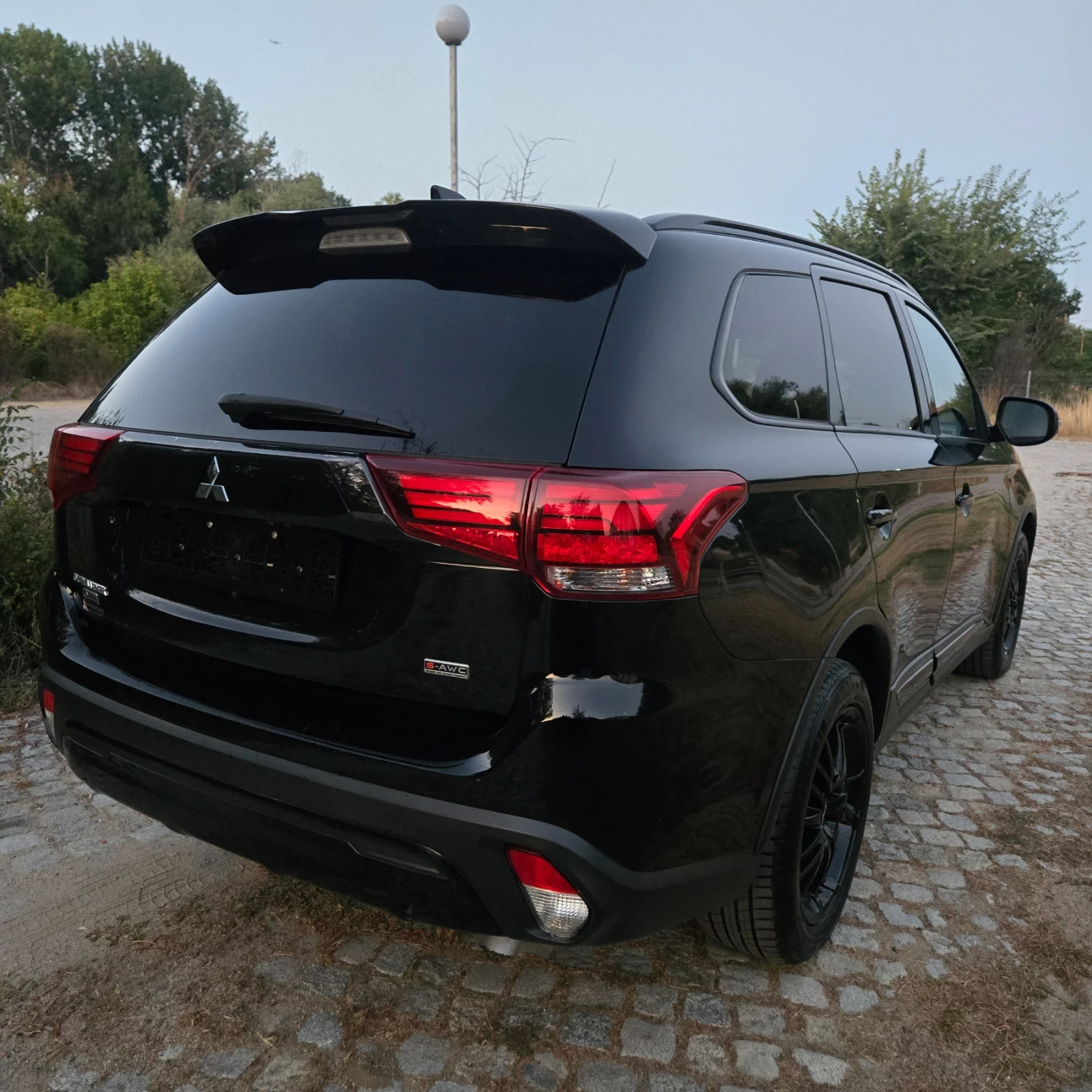 Mitsubishi Outlander 3.0L, 4x4, Limited, 7 места, снимка 5 - Автомобили и джипове - 55751927