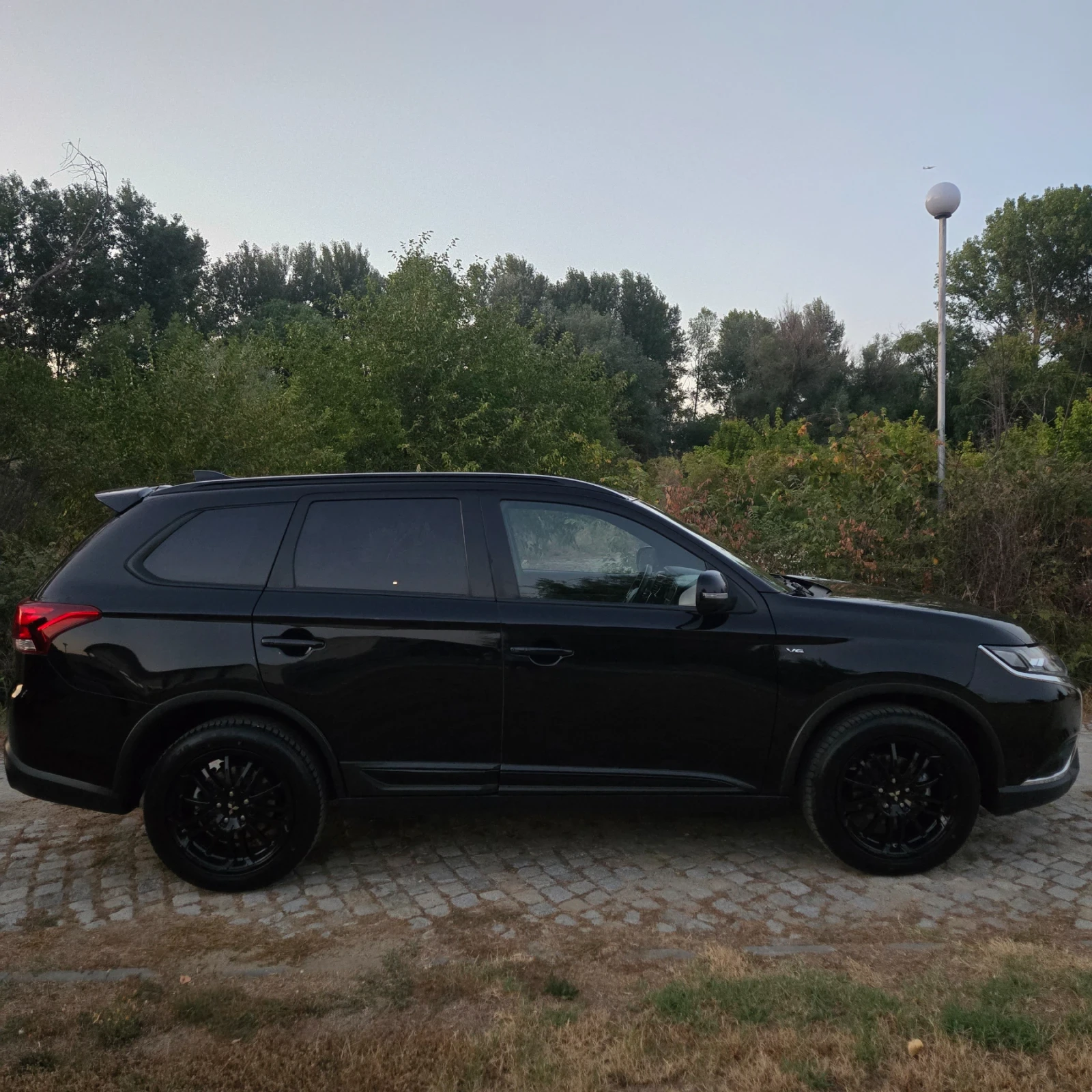 Mitsubishi Outlander 3.0L, 4x4, Limited, 7 места, снимка 4 - Автомобили и джипове - 55751927