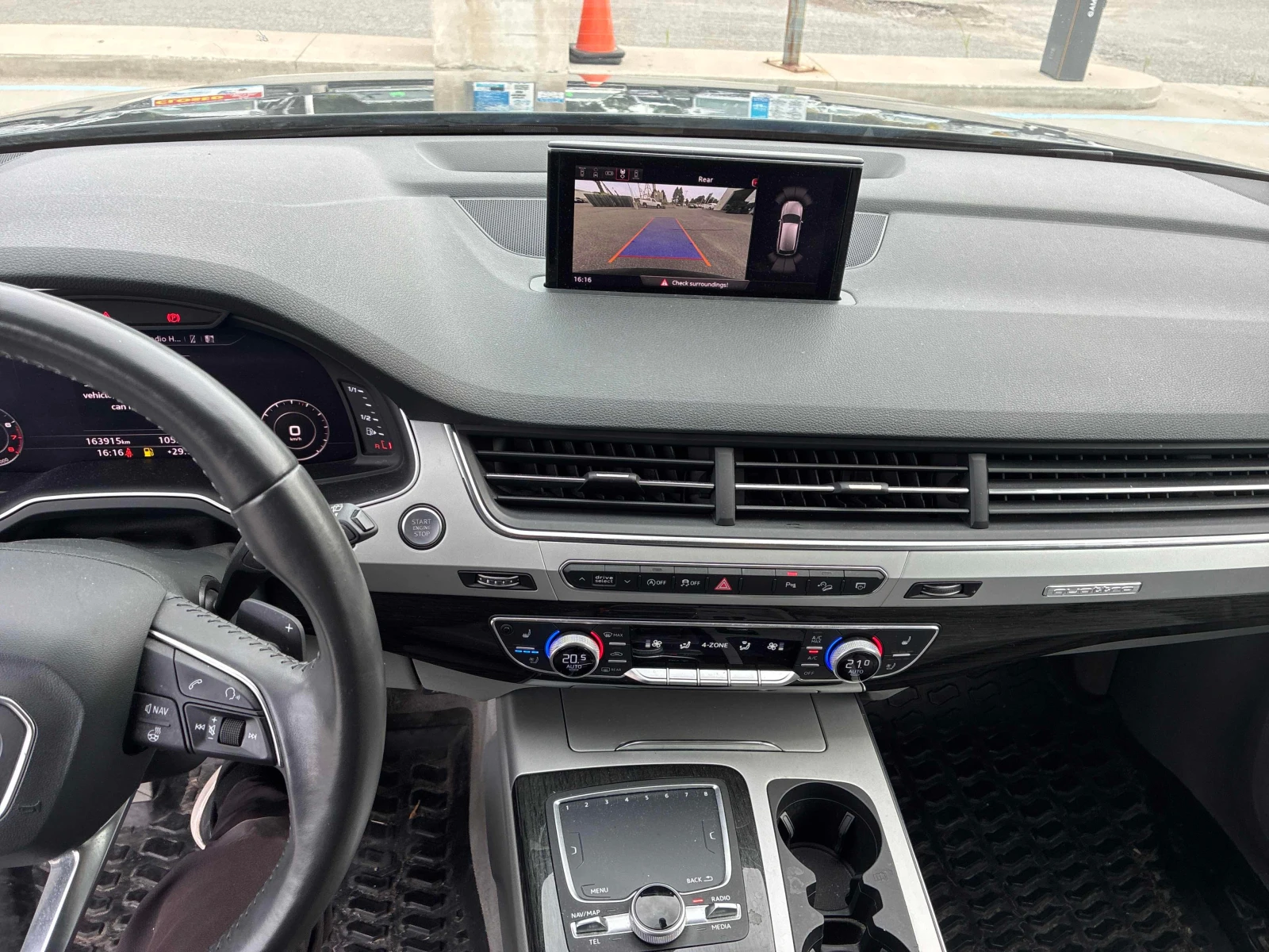 Audi Q7 * Technik * АВТОКРЕДИТ * ГЛАВНО ПРЕДСТАВИТЕЛСТВО, снимка 9 - Автомобили и джипове - 55961011