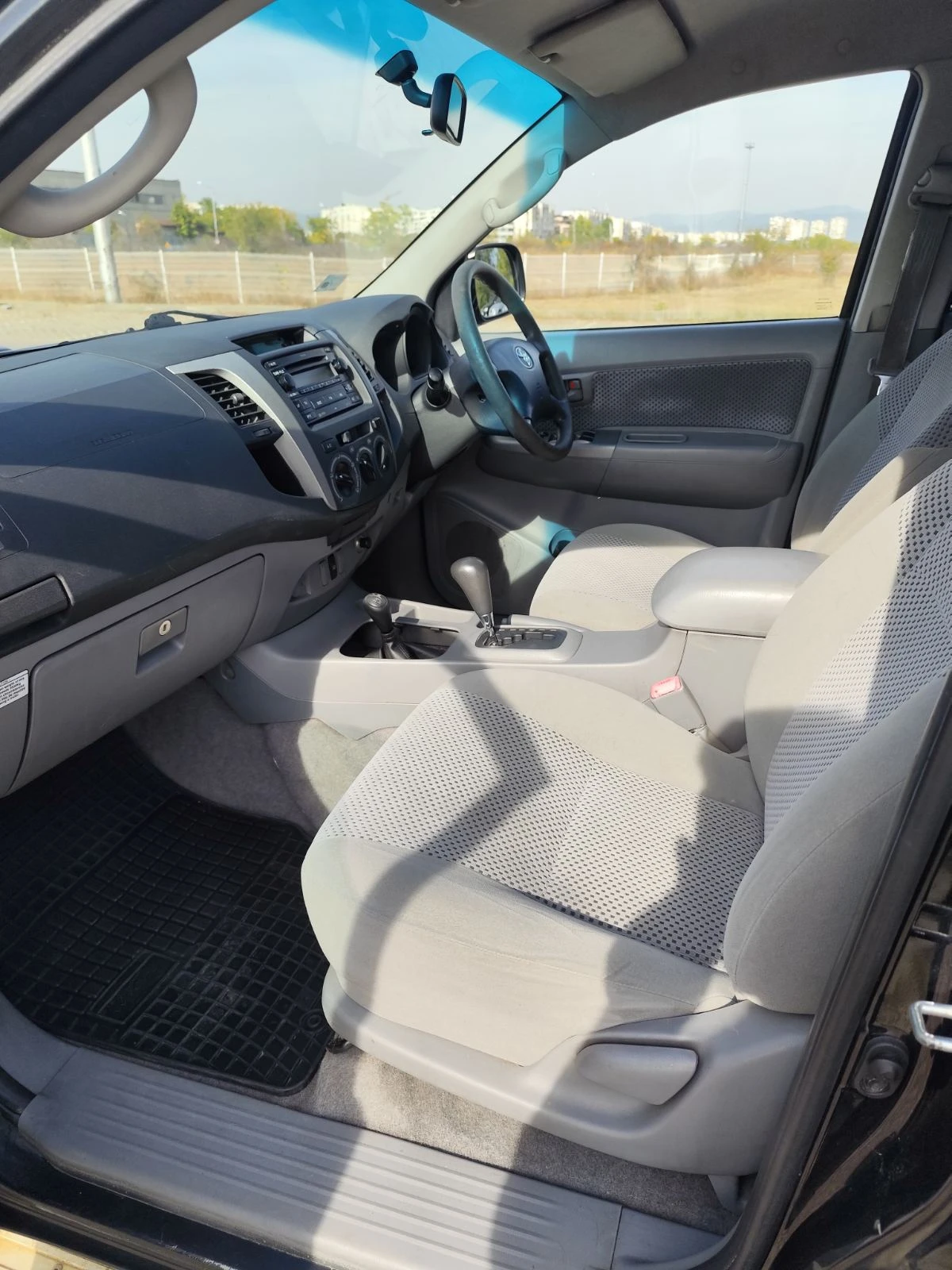 Toyota Hilux Double Cab VII, снимка 2 - Автомобили и джипове - 56429451
