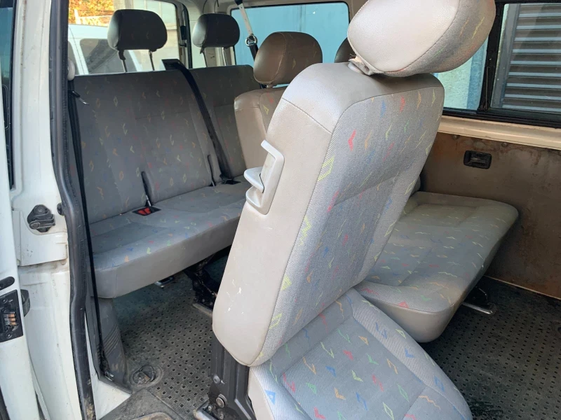 VW Transporter 1.9 TDI 105ps 8+ 1 Clima, снимка 16 - Бусове и автобуси - 47739726