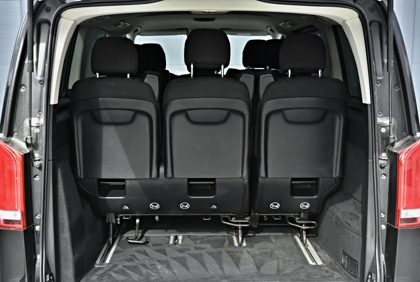 Mercedes-Benz V 220 LONG/8SEASTS/360CAM/DISTR/ЛИЗИНГ, снимка 16 - Бусове и автобуси - 54168984