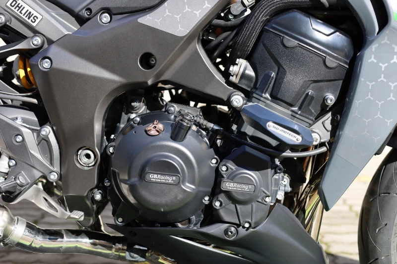 Kawasaki Z 1000R Ohlins Brembo, снимка 7 - Мотоциклети и мототехника - 52159177
