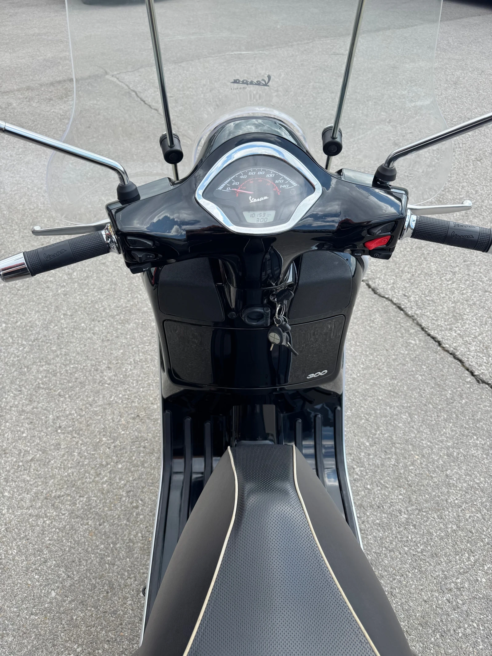 Vespa GTS SUPER-300-ABS-ASR-10000км., снимка 12 - Мотоциклети и мототехника - 54810246