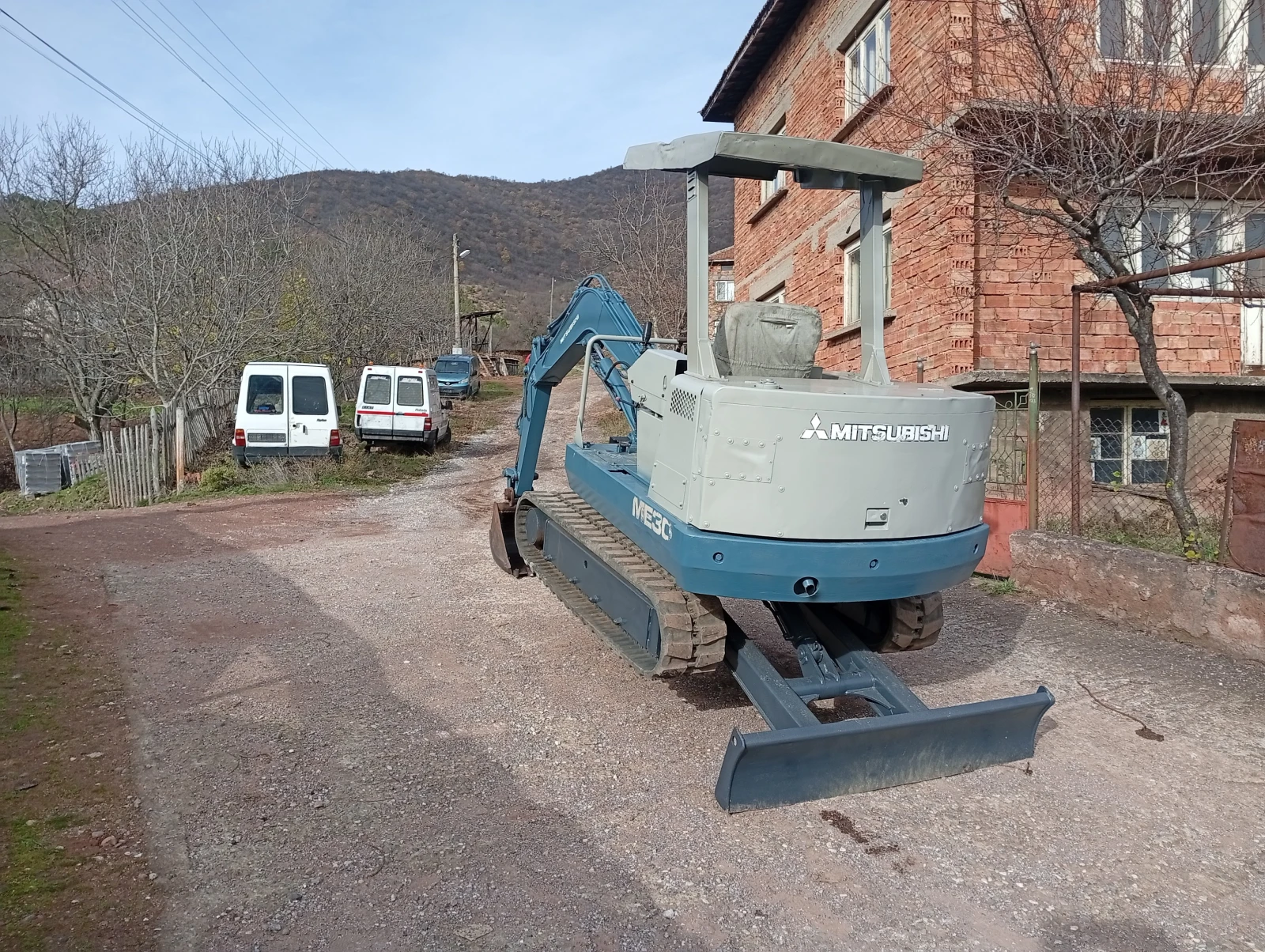 Багер Mitsubishi ME30 - изображение 2