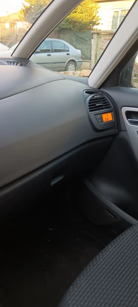 Citroen Grand C4 Picasso 1.6 HDI - 3900 € / 7627.74 лв. - 83699753 15