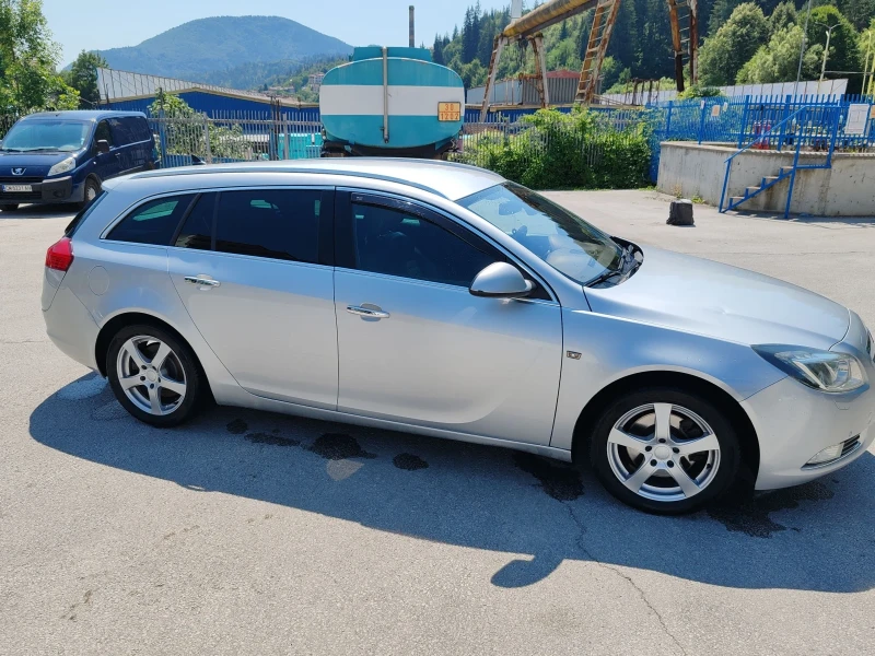 Opel Insignia, снимка 3 - Автомобили и джипове - 51235923