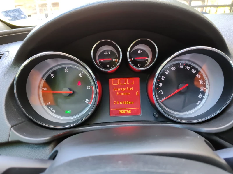 Opel Insignia, снимка 12 - Автомобили и джипове - 51235923