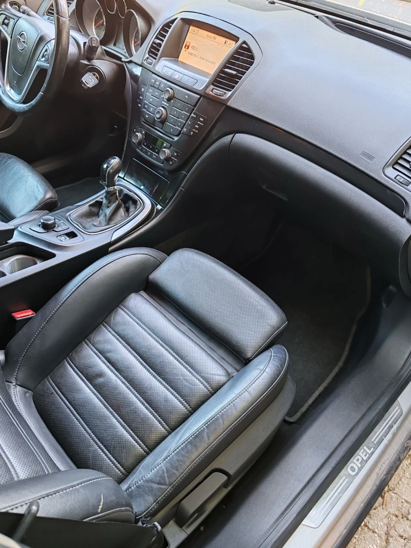 Opel Insignia, снимка 13 - Автомобили и джипове - 51235923