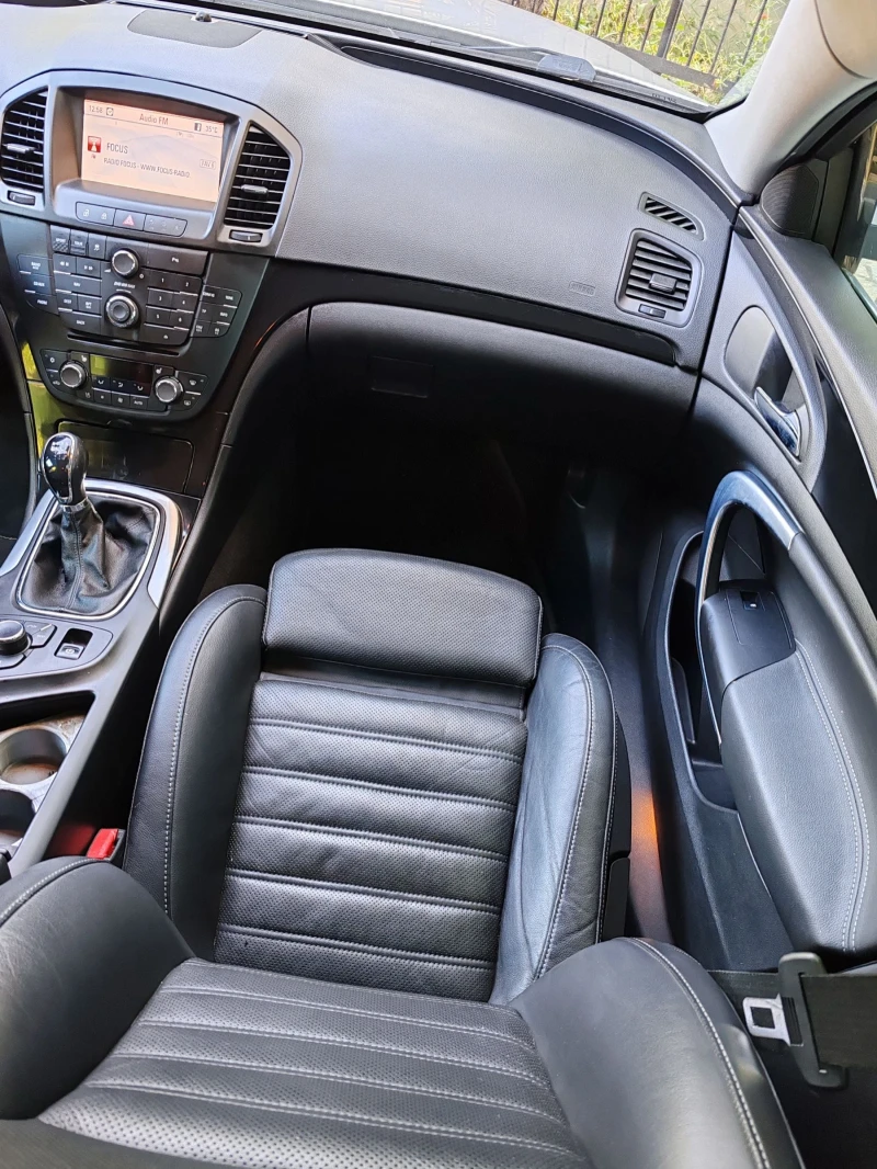 Opel Insignia, снимка 15 - Автомобили и джипове - 51235923