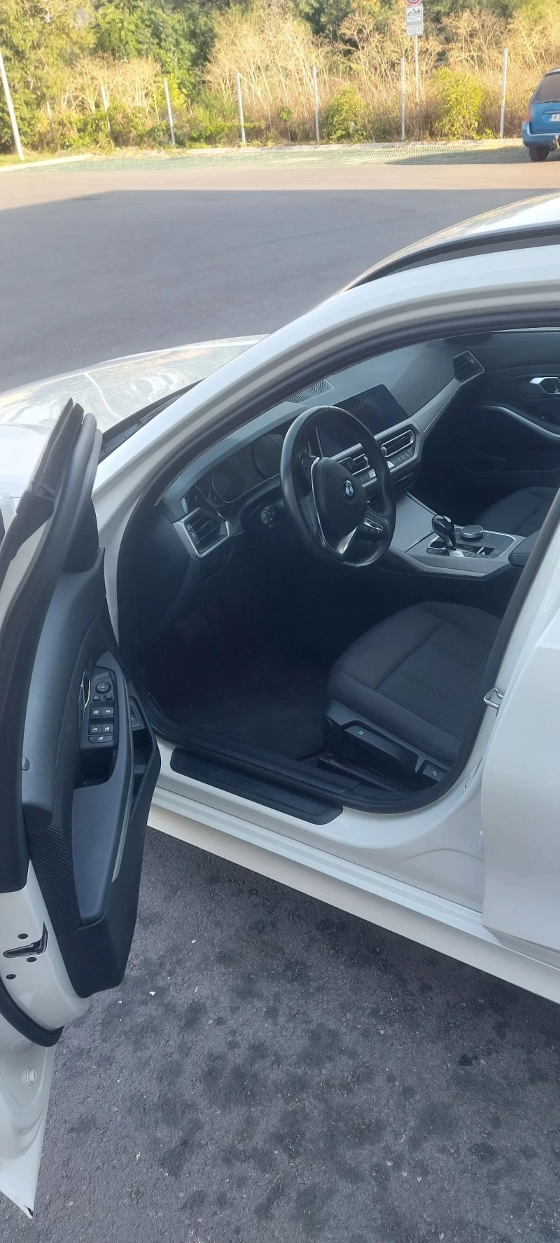 BMW 318 Mild-Hybrid/ Carplay-Android auto/ Distronic, снимка 8 - Автомобили и джипове - 52588316