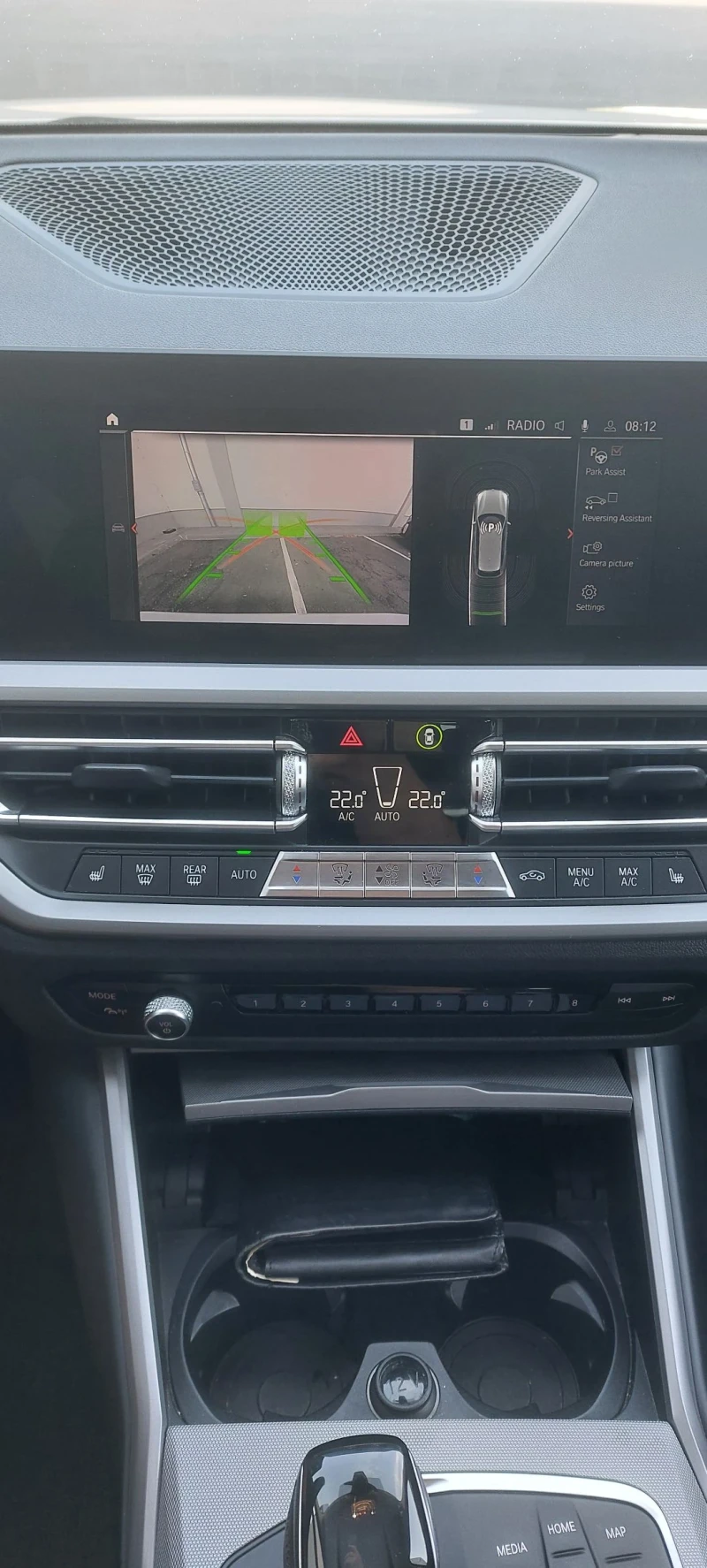 BMW 318 Mild-Hybrid/ Carplay-Android auto/ Distronic, снимка 17 - Автомобили и джипове - 52588316