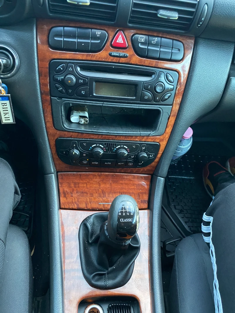 Mercedes-Benz C 220, снимка 6 - Автомобили и джипове - 52545846