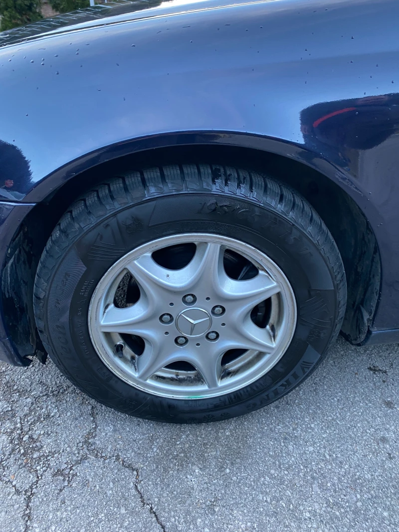 Mercedes-Benz C 220, снимка 5 - Автомобили и джипове - 52545846