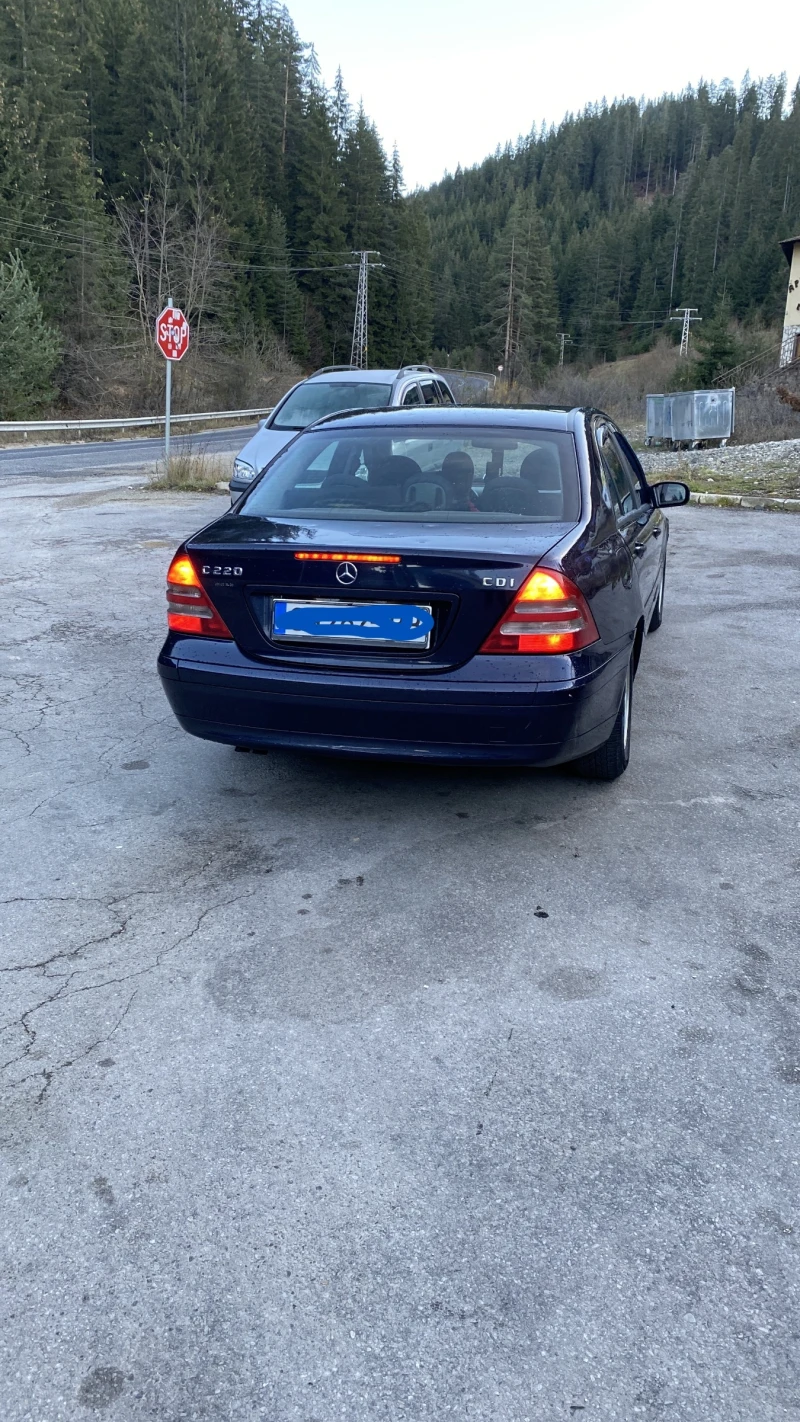 Mercedes-Benz C 220, снимка 8 - Автомобили и джипове - 52545846