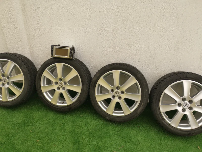 Toyota Avensis 1.8 Седан, снимка 11 - Автомобили и джипове - 53214699