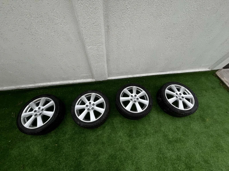 Toyota Avensis 1.8 Седан, снимка 12 - Автомобили и джипове - 53214699