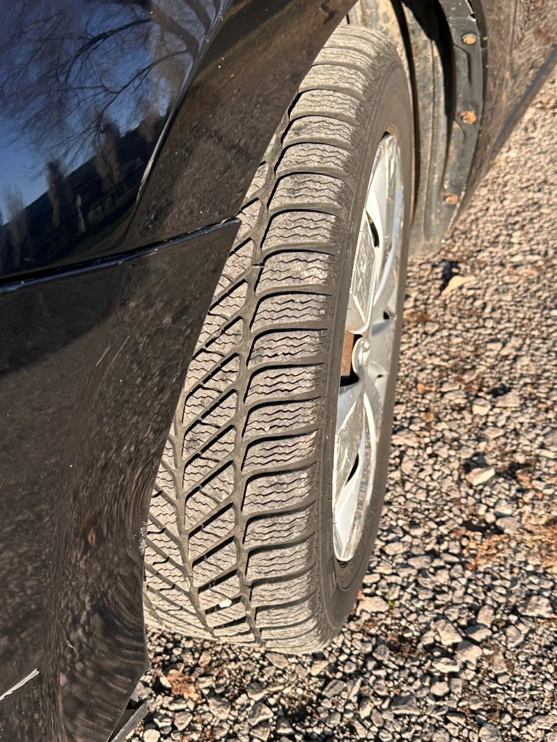 Toyota Auris, снимка 3 - Автомобили и джипове - 53417428