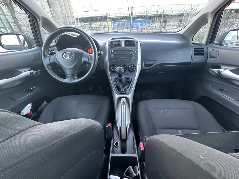 Toyota Auris, снимка 13 - Автомобили и джипове - 53417428